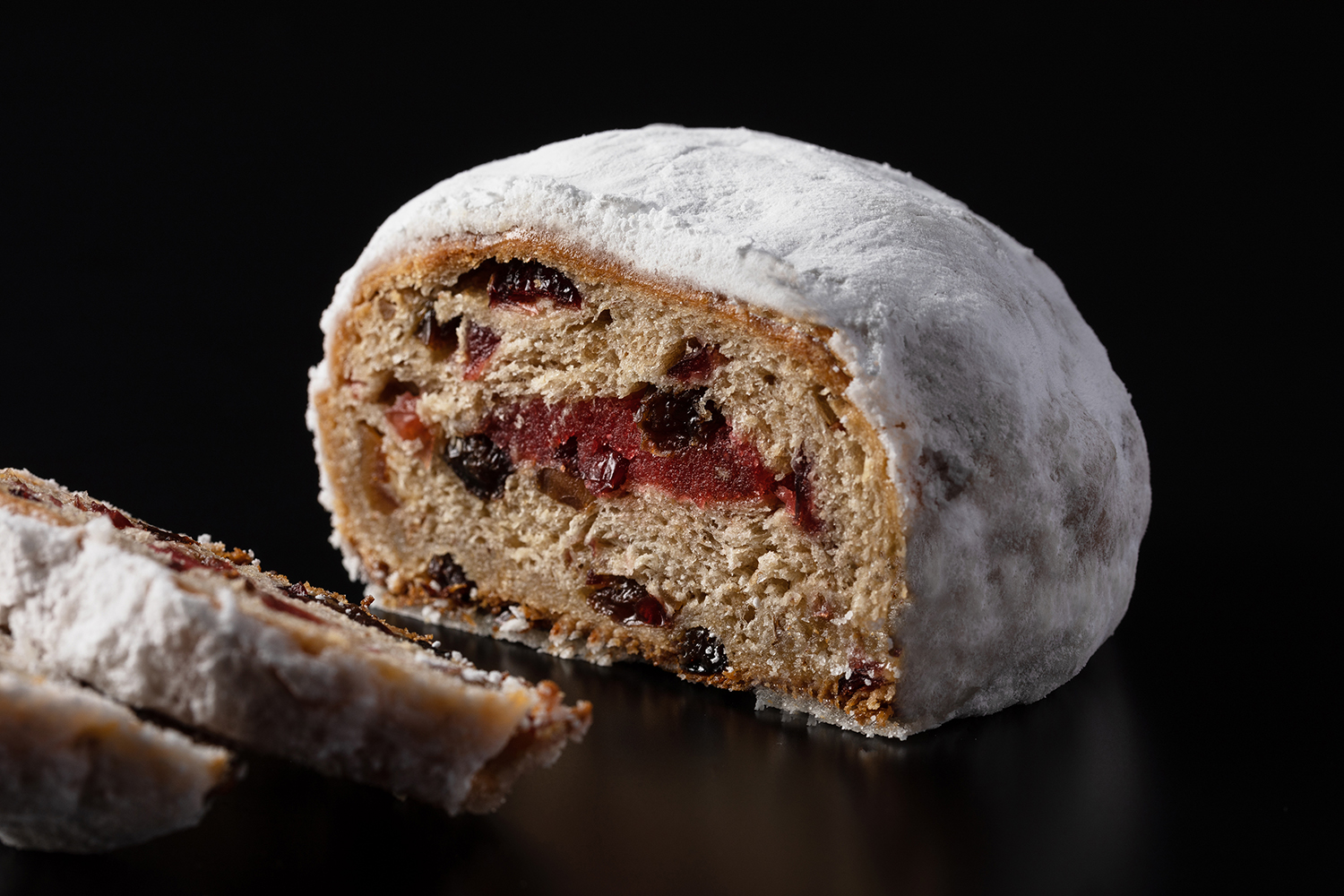 【シュトーレンとパネトーネ】伝統のクリスマスブレッド